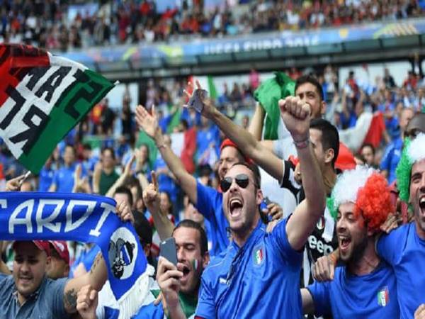 Tifosi là gì? Vai trò và ý nghĩa của Tifosi trong bóng đá Tifosi là gì? Vai trò và ý nghĩa của Tifosi trong bóng đá