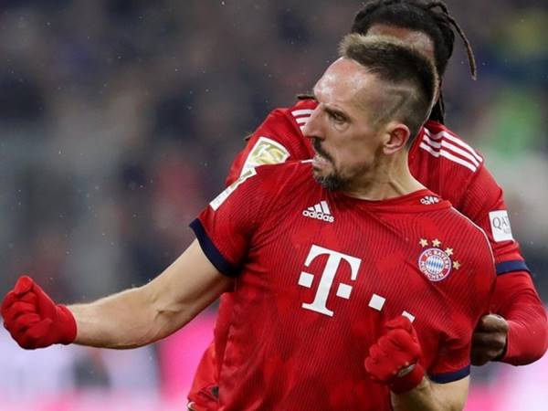 Top cầu thủ kiến tạo nhiều nhất lịch sử Bundesliga Top cầu thủ kiến tạo nhiều nhất lịch sử Bundesliga