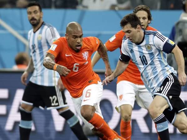 Bóng đá Quốc Tế 9/12: Argentina sẵn sàng đá 11m với Hà Lan Bóng đá Quốc Tế 9/12: Argentina sẵn sàng đá 11m với Hà Lan